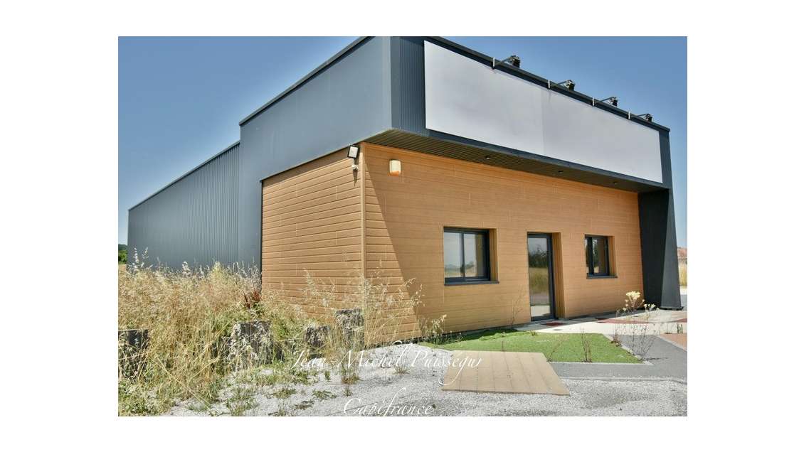 Entrepôt 250m² à vendre ZA Montréjeau