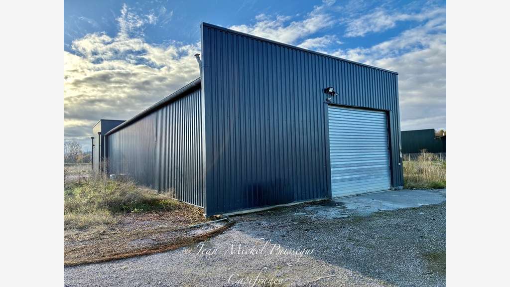 Entrepôt 250m² à vendre ZA Montréjeau