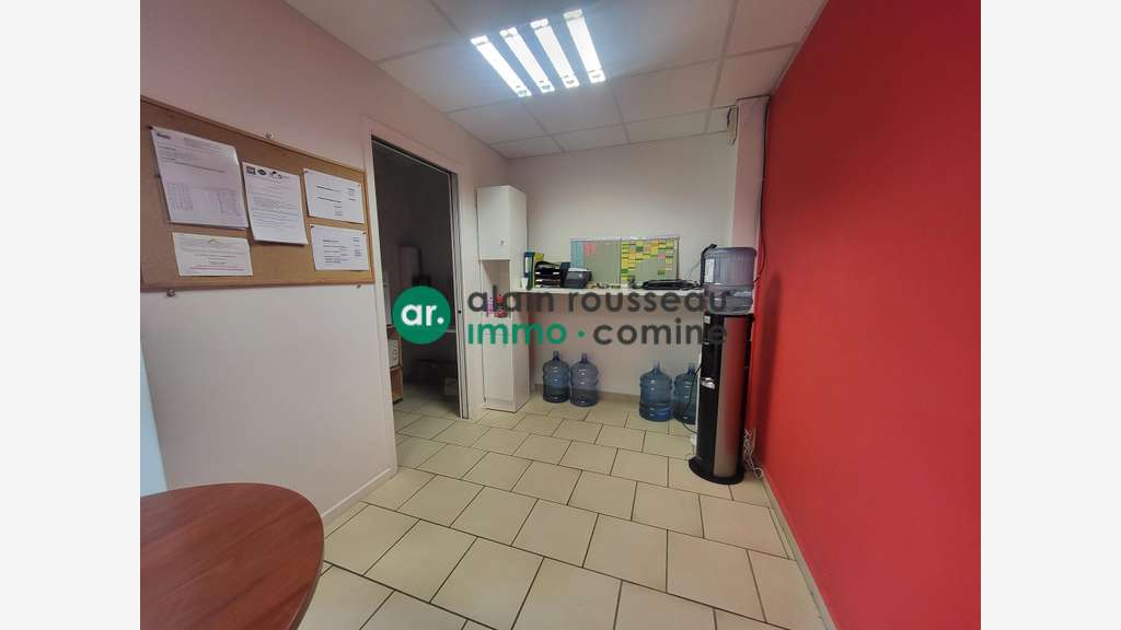 A vendre invest local 56m² tertiaire Angers Nord