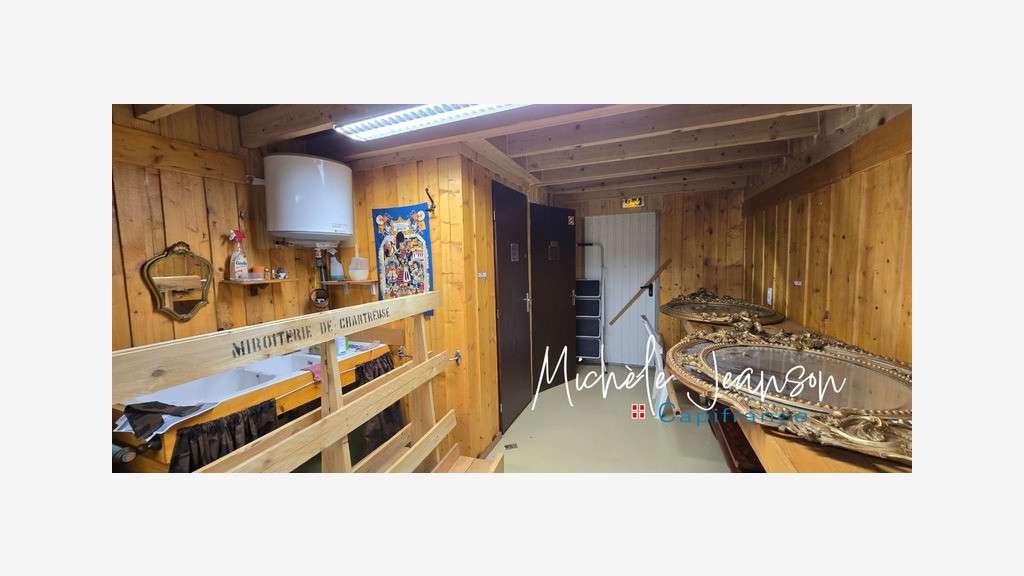 À vendre bâtiment avec fort potentiel à Mottier