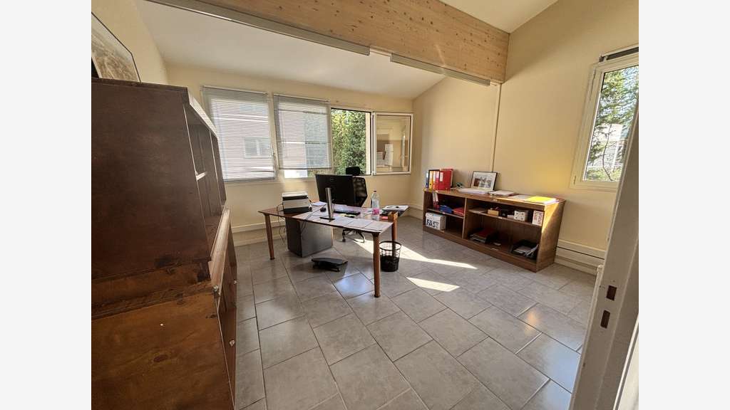 Bureaux 143m² à vendre libres à Mougins