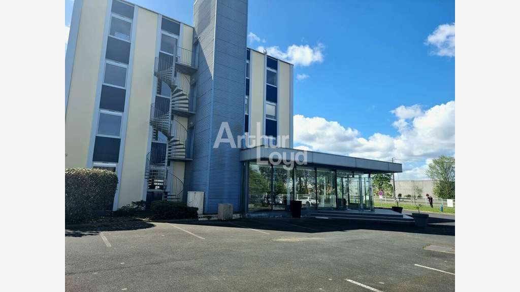 Bureaux 960m² à vendre à Mouilleron-le-Captif