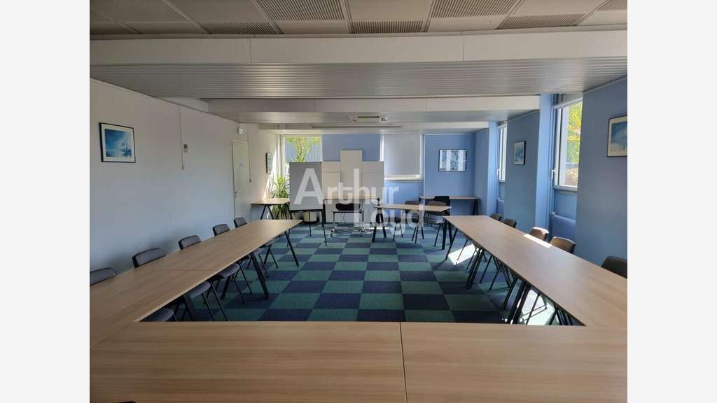 Bureaux 960m² à vendre à Mouilleron-le-Captif