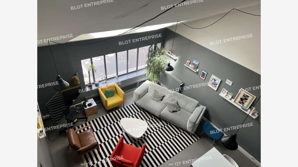 À vendre bureaux de 476m² à Nantes Saint-Clément