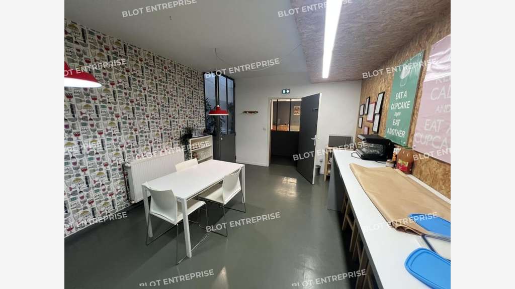 À vendre bureaux de 476m² à Nantes Saint-Clément