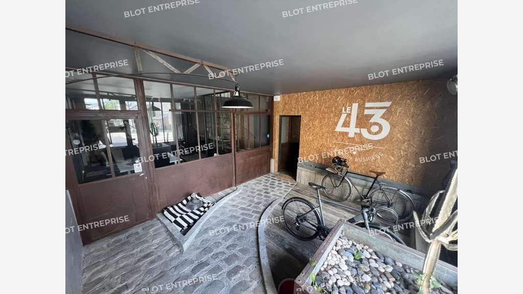 À vendre bureaux de 476m² à Nantes Saint-Clément