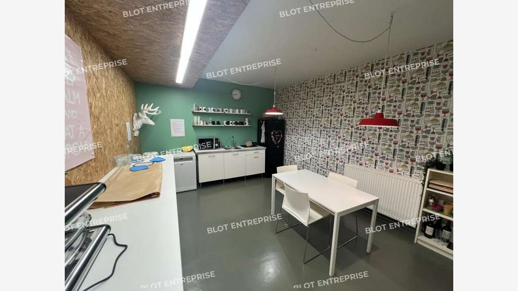 À vendre bureaux de 476m² à Nantes Saint-Clément