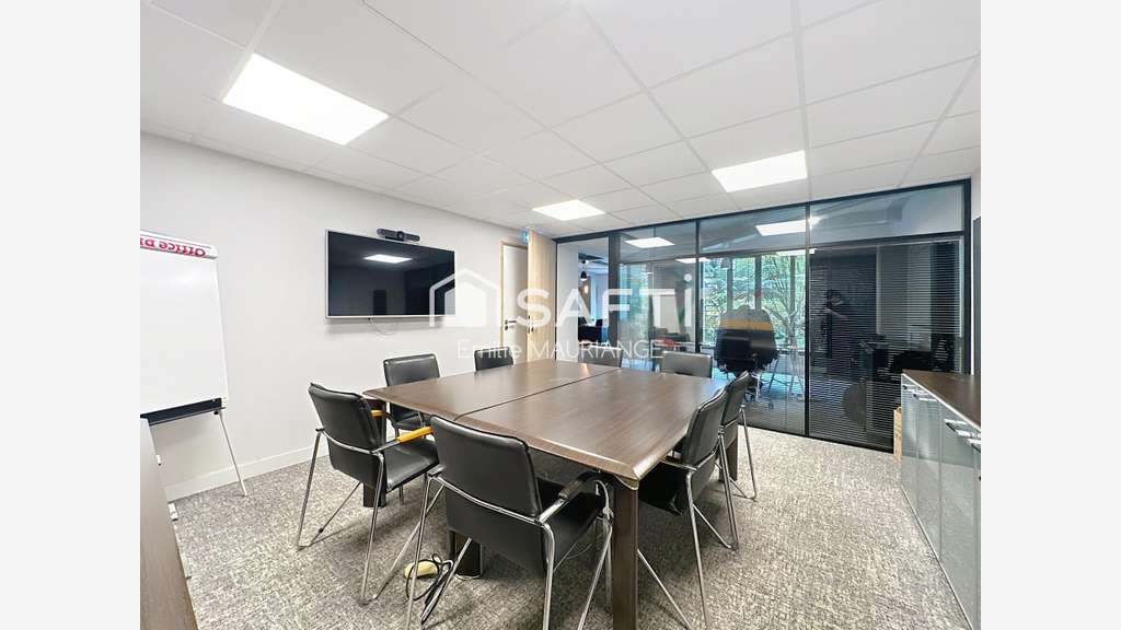 Plateau de bureaux à deux pas de l'Ile Versailles