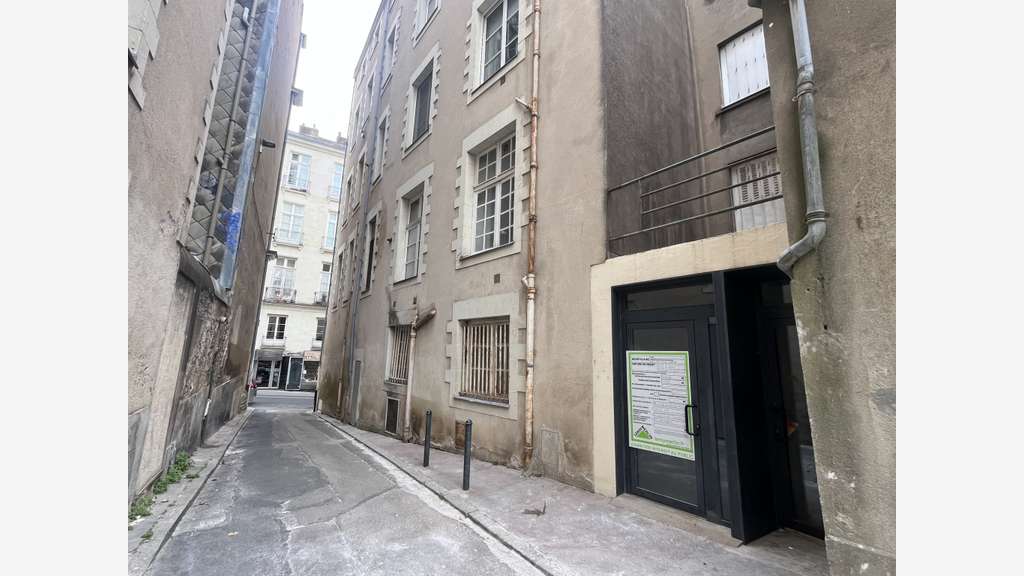 Vente bureau RDC avec vitrine centre ville Nantes