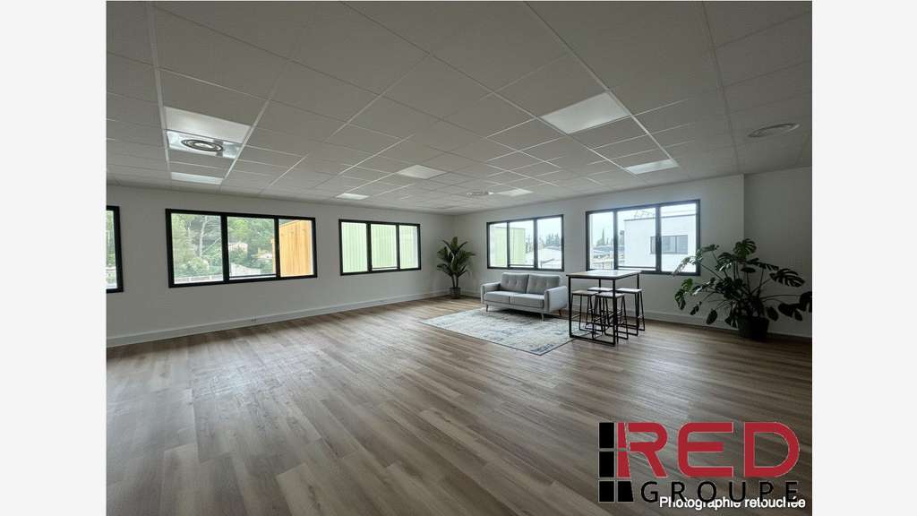 Vente bureaux 187m² à Éguilles ZA des Jalassières
