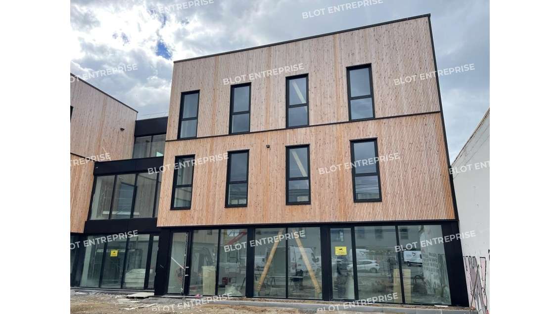 A louer à vendre bureaux neufs 155m² à Lorient