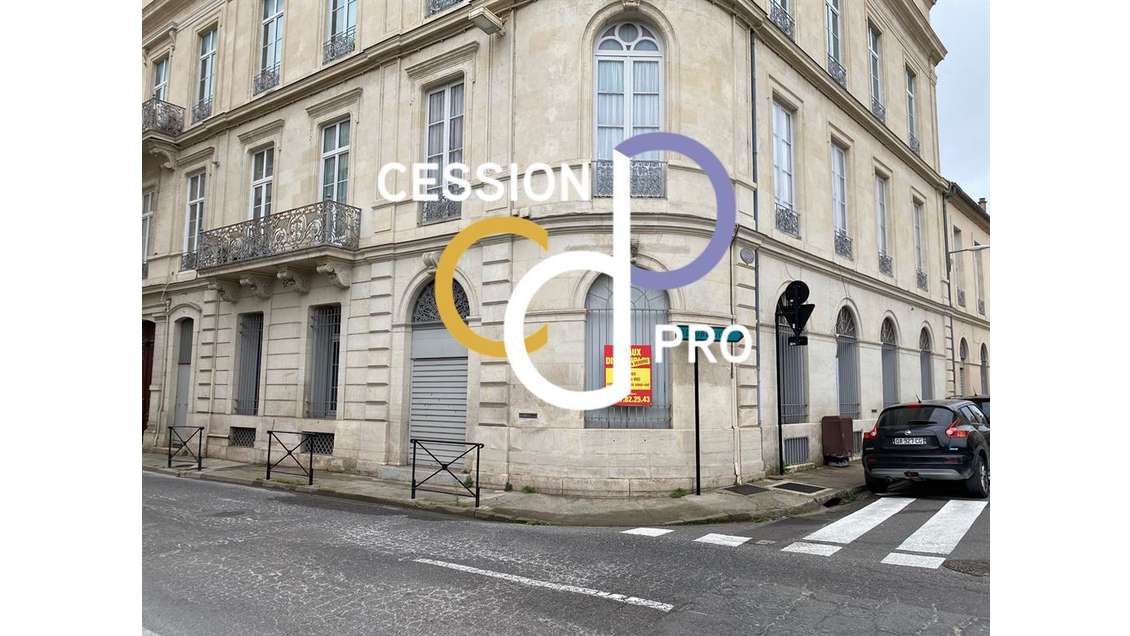 Bureaux à vendre de 206m² immeuble d'angle Nîmes