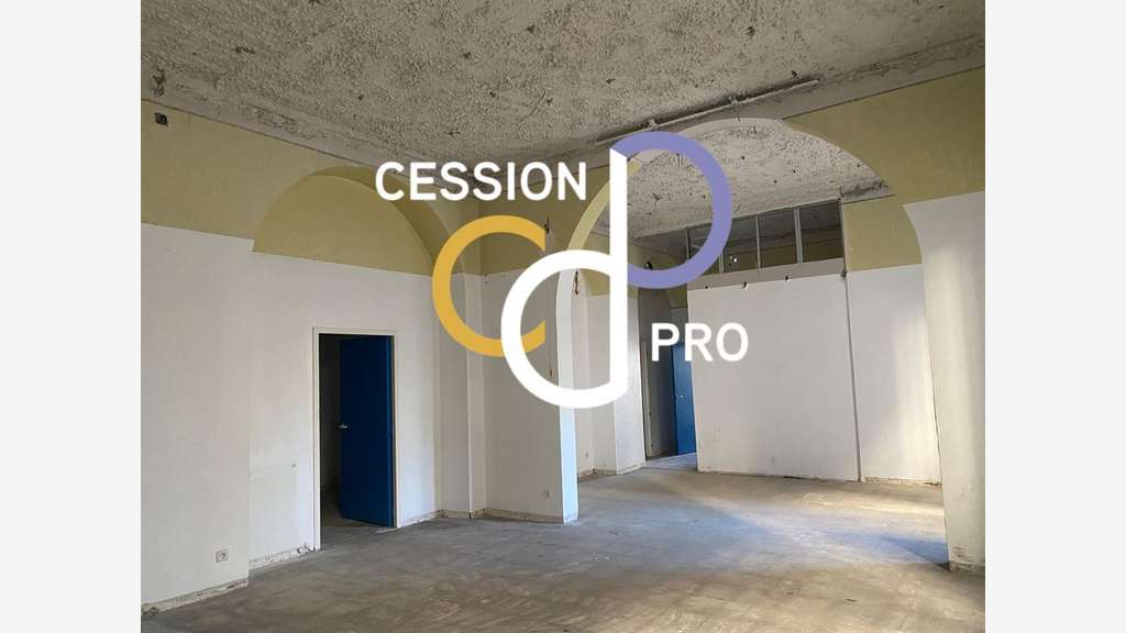 Bureaux à vendre de 206m² immeuble d'angle Nîmes