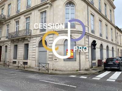 Bureaux à vendre de 206m² immeuble d'angle Nîmes