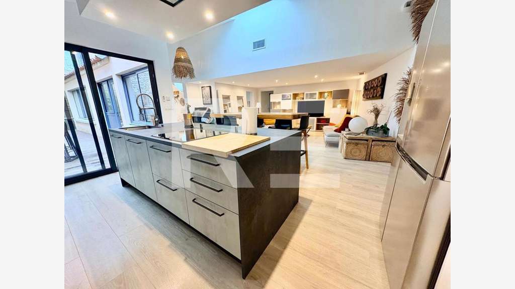 A vendre local 175m² Jean Jaurès à Nîmes