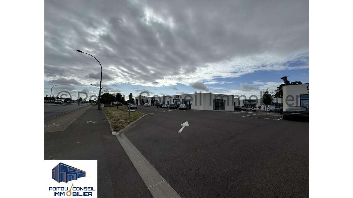 Vente cellules commerciales RDC 175m² à Niort 