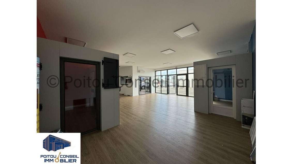 Vente cellules commerciales RDC 175m² à Niort 