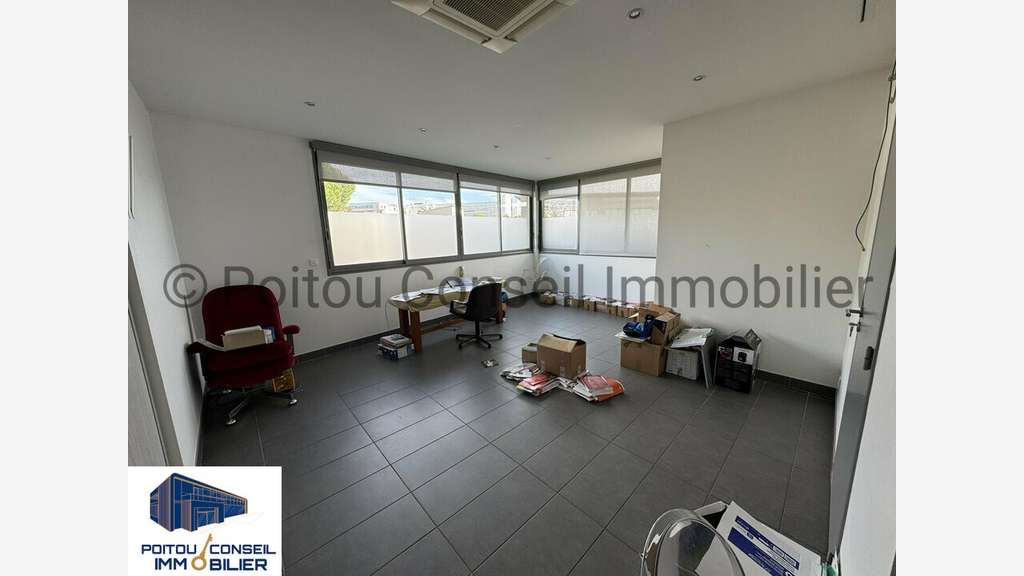 Vente bureaux 150m² à Niort prox clinique et gare