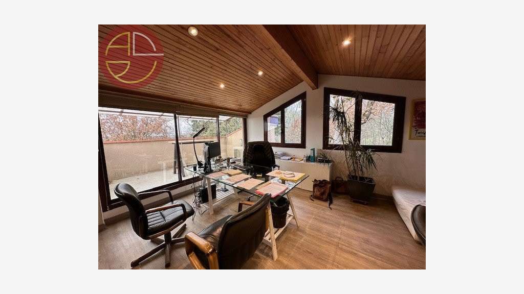 A vendre immeuble de bureaux 854m² à L'Union