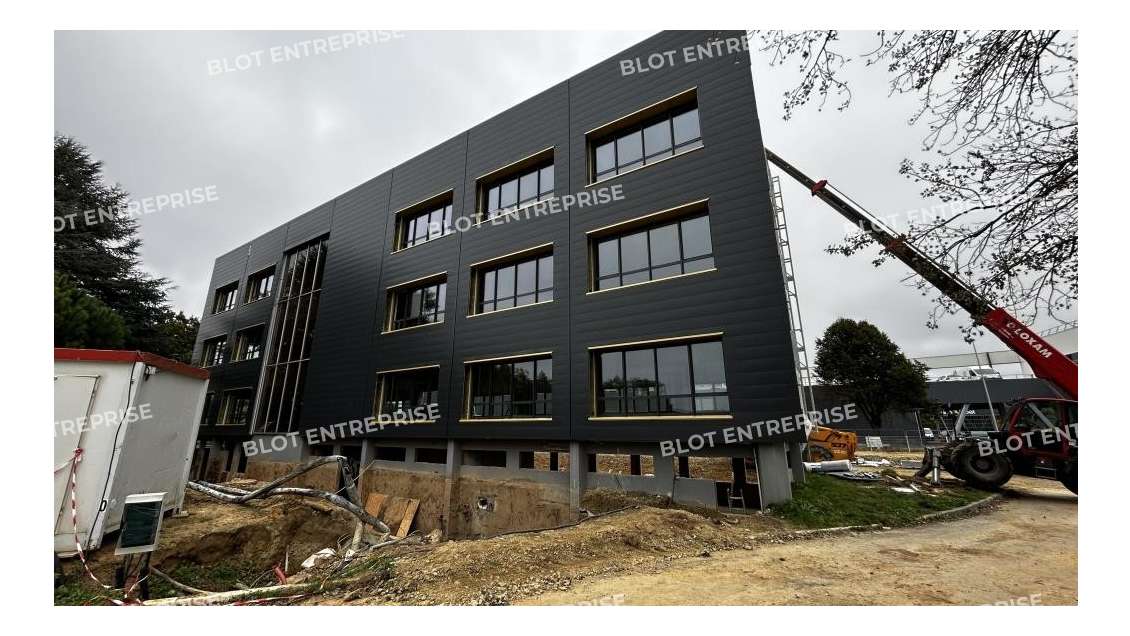 A vendre bureaux 846m² à Pacé Le Kube