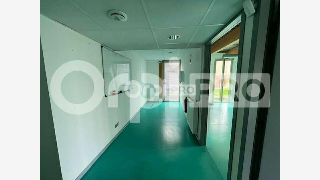 Bureau de 4000m² à vendre prox A20 à Panazol