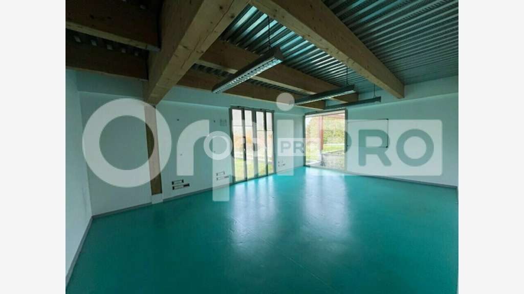 Bureau de 4000m² à vendre prox A20 à Panazol