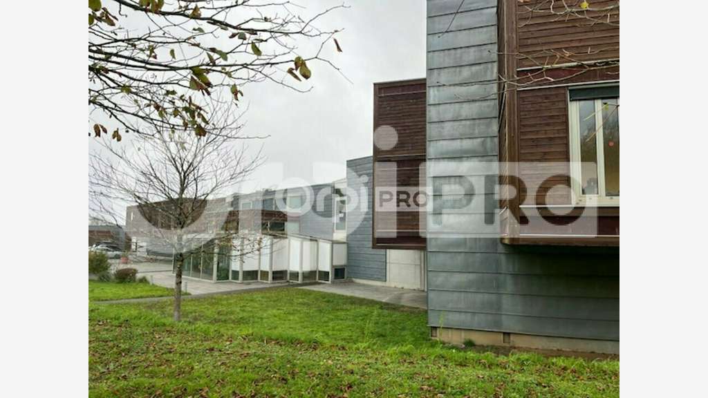 Bureau de 4000m² à vendre prox A20 à Panazol