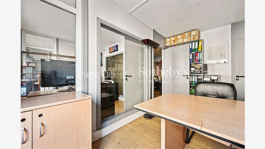 Vente bureaux 96m² à Paris 15 Montparnasse Pasteur