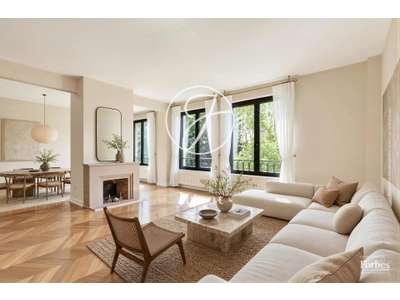 Vente Bureaux à Paris 16e