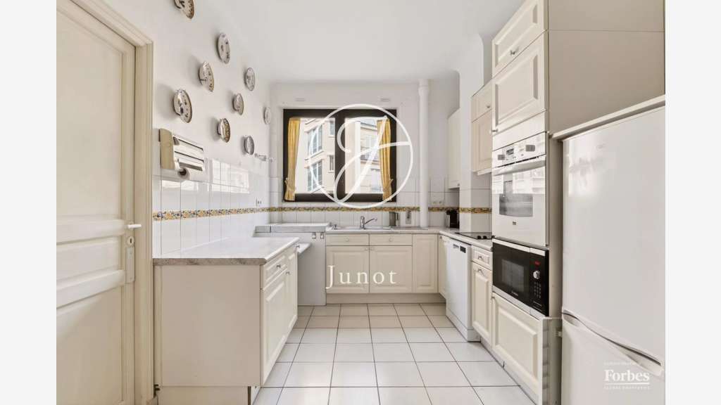 Profession libérale 118m² Paris 16e Trocadéro