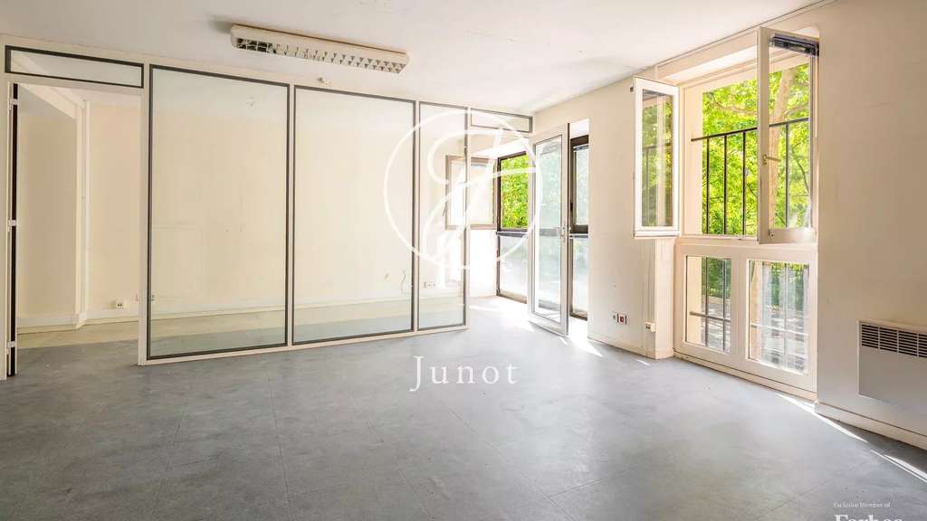 Bureaux 116m² R+1 à vendre Paris 17e bld Pereire