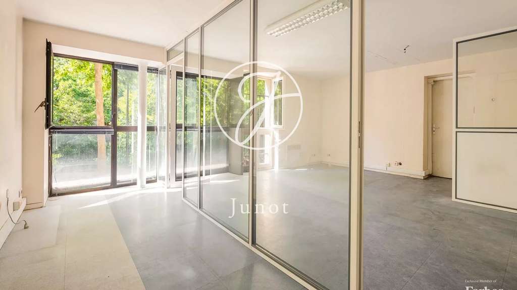 Bureaux 116m² R+1 à vendre Paris 17e bld Pereire