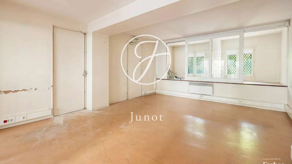 Bureaux 116m² R+1 à vendre Paris 17e bld Pereire