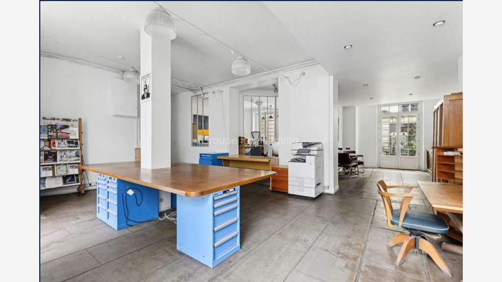 PARIS 9 - LOCAUX DE BUREAUX DE PRESTIGE SOUS
