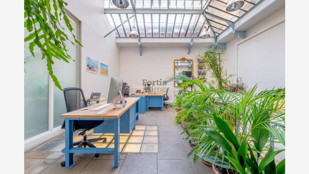 PARIS 9 - LOCAUX DE BUREAUX DE PRESTIGE SOUS