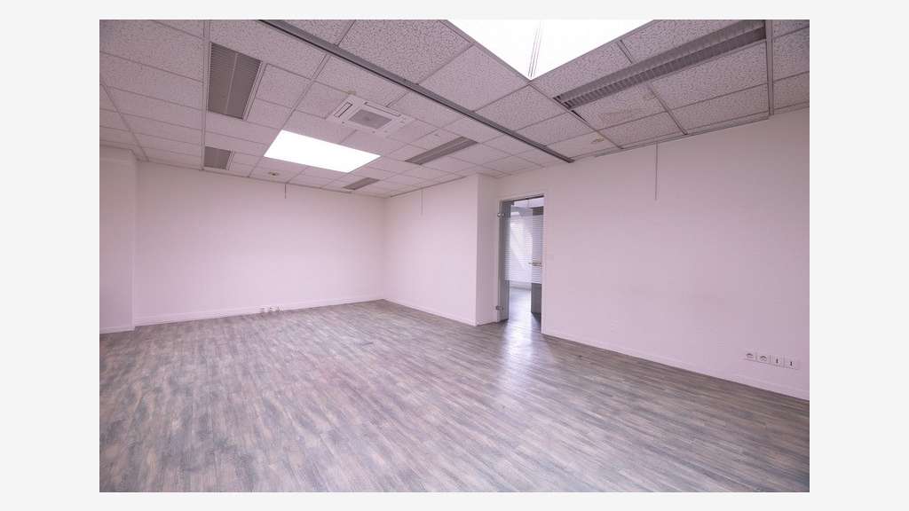 A vendre bureaux de 235m² Pau (64) place de Verdun