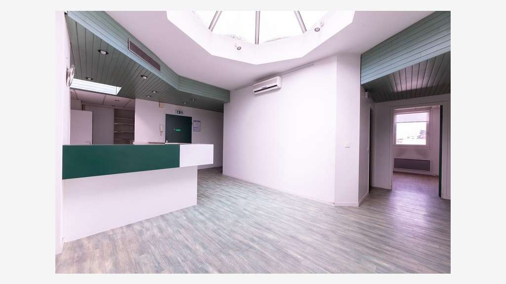 A vendre bureaux de 235m² Pau (64) place de Verdun