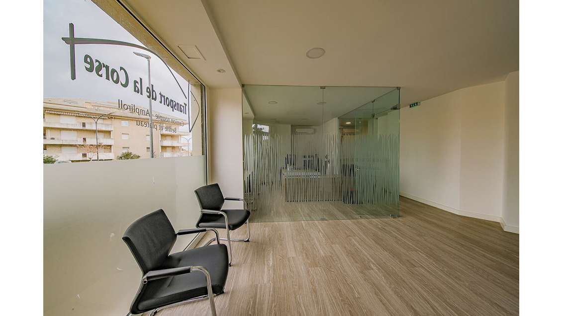 Vente local commercial 76m² à Folelli centre