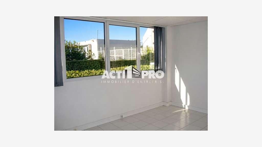 À vendre bureaux 70m² proximité Aéroport Perpignan