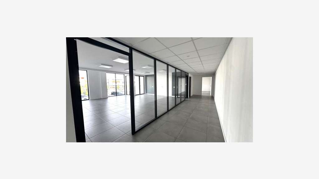 AV bureaux récents 330m² Perpignan Sud Tecnosud 2