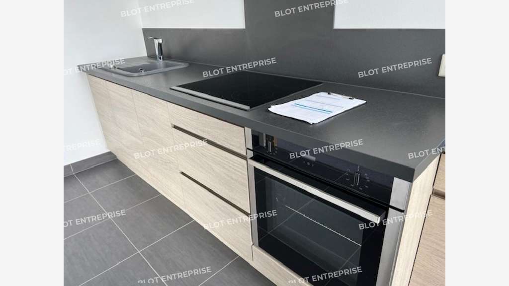A vendre à louer bureaux 156m² à Plérin