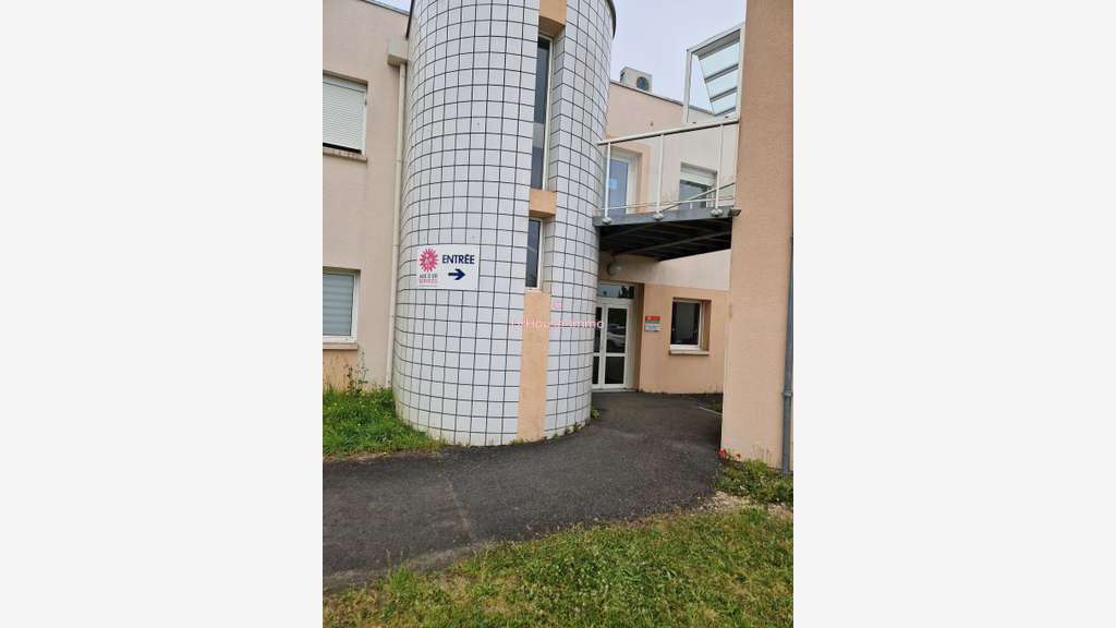 Vente bureau de 91m² au calme à Poitiers centre