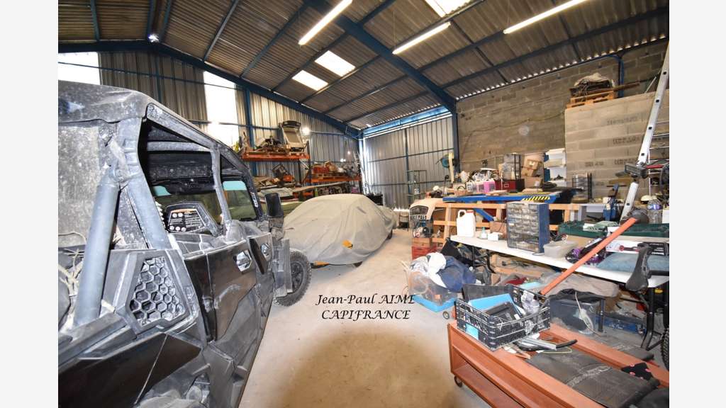 Locaux 340m² à vendre ZAE Pont-Saint-Esprit