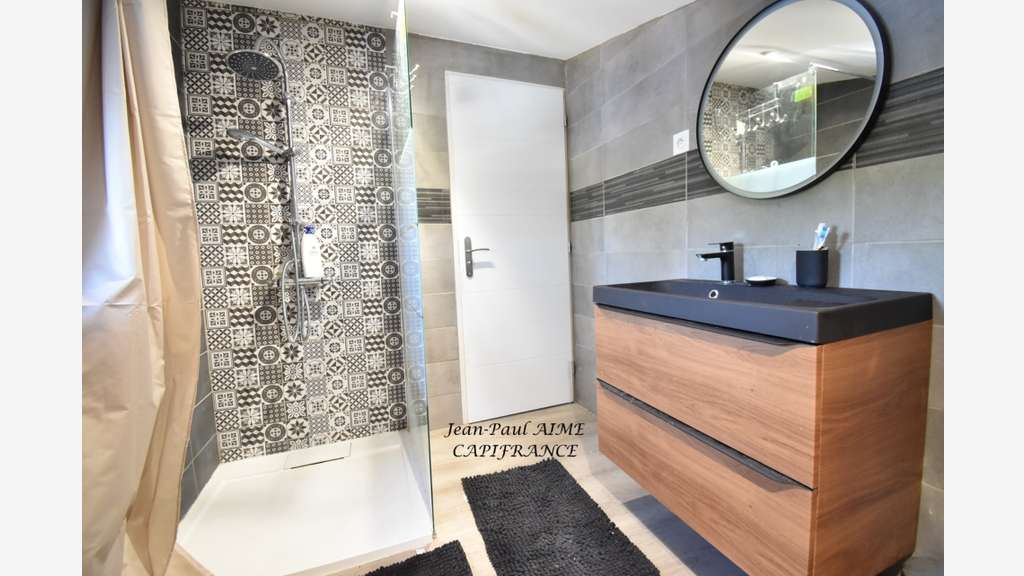 Locaux 340m² à vendre ZAE Pont-Saint-Esprit