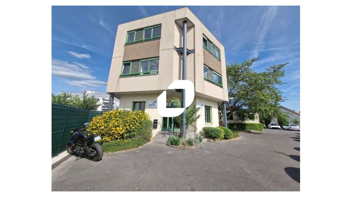 Vente Bureaux 670m² Pontault combault