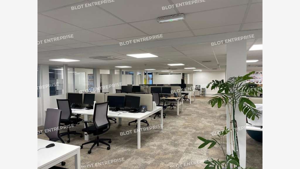 Bureaux 1106m² Quimper Zone Creac'h Gwen