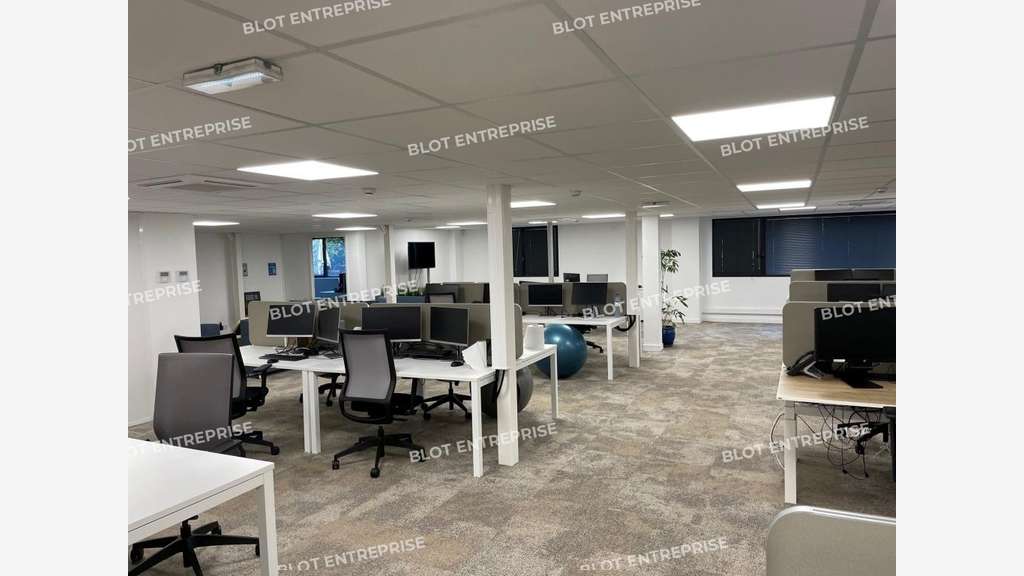 Bureaux 1106m² Quimper Zone Creac'h Gwen