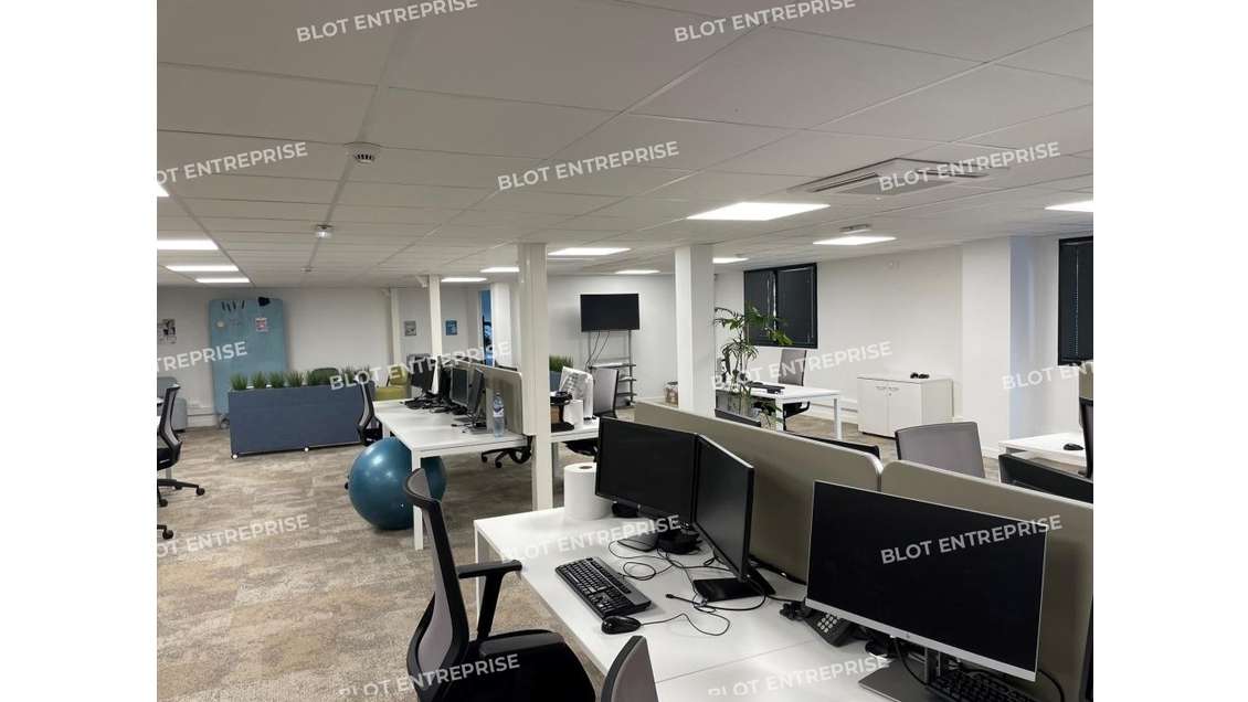 Bureaux 1106m² Quimper Zone Creac'h Gwen