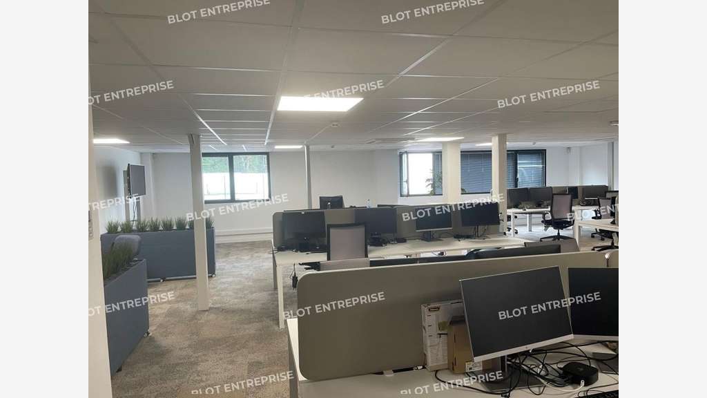 Bureaux 1106m² Quimper Zone Creac'h Gwen