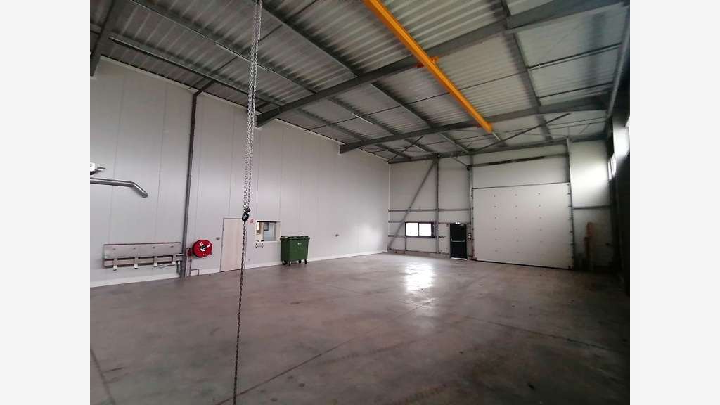 AV bâtiment d'activité 500m² à Quimper Pluguffan
